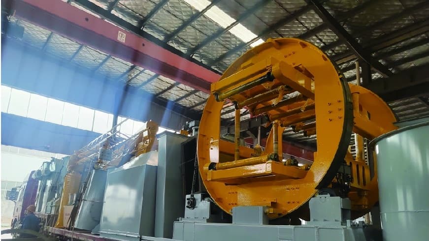 Flip Molding Machine equipment view 2